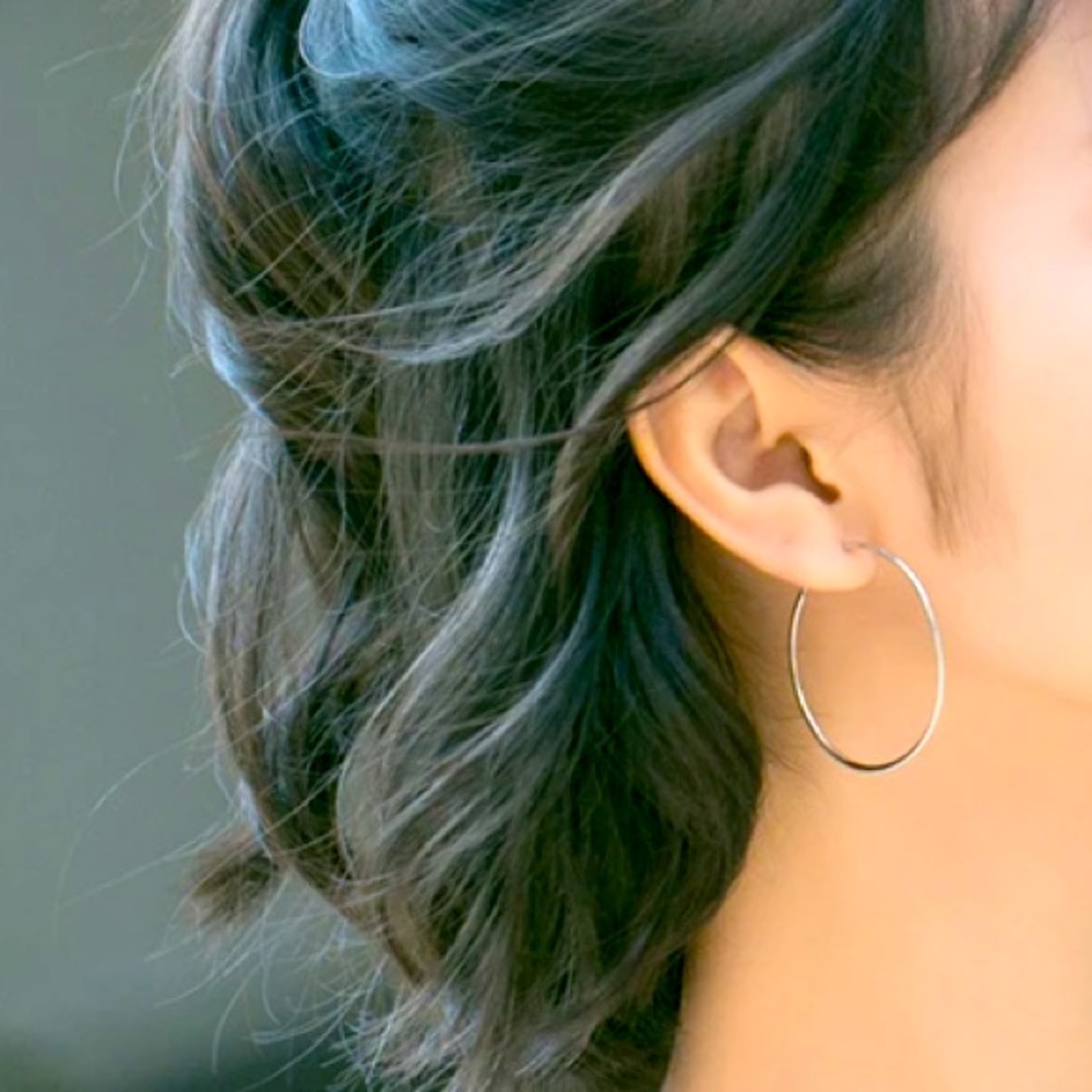 💫 Sterling Silver Hoop Earrings - Picture 3 of 3